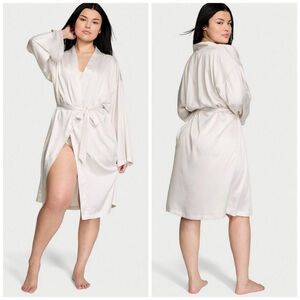NWT VICTORIA'S SECRET SATIN MIDI ROBE IN COCONUT WHITE SIZE M/L
